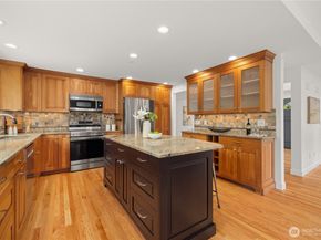 14821 104th Avenue NE, Bothell WA 98011