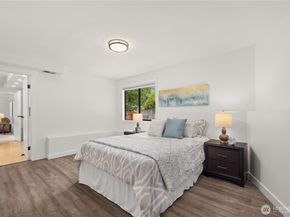 14821 104th Avenue NE, Bothell WA 98011