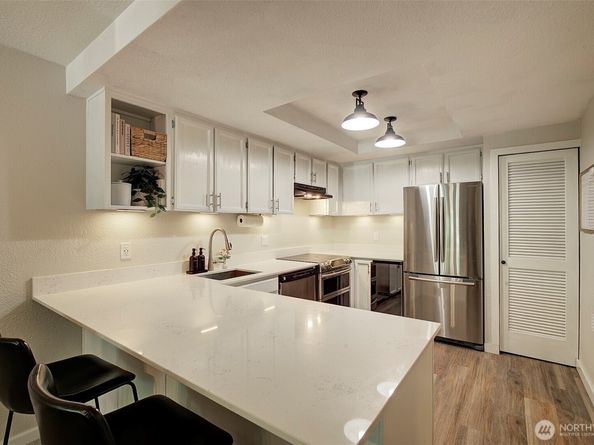 4214 W Lake Sammamish Parkway NE 202, Redmond WA 98052