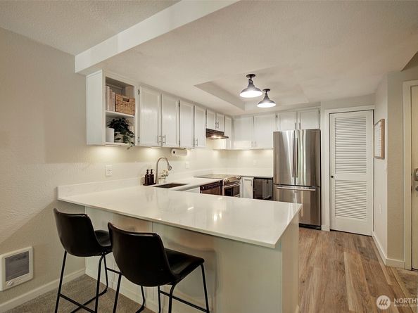 4214 W Lake Sammamish Parkway NE 202, Redmond WA 98052