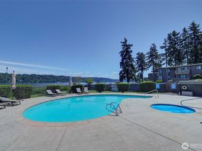 4214 W Lake Sammamish Parkway NE 202, Redmond WA 98052