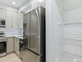 15200 NE 81st Way 106, Redmond WA 98052