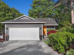 5126 S Garden Loop Road 11, Seattle WA 98118