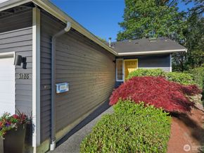 5126 S Garden Loop Road 11, Seattle WA 98118