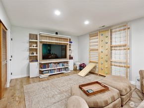 5126 S Garden Loop Road 11, Seattle WA 98118