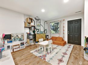 5126 S Garden Loop Road 11, Seattle WA 98118