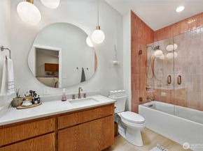 5126 S Garden Loop Road 11, Seattle WA 98118
