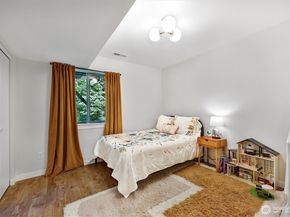 5126 S Garden Loop Road 11, Seattle WA 98118