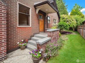 2654 W Dravus Street, Seattle WA 98199