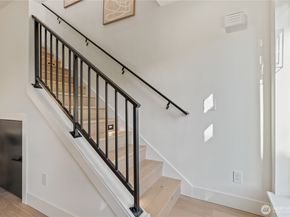 6315 9th Avenue NW, Seattle WA 98107