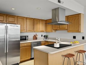 11226 NE 68th Street E, Kirkland WA 98033