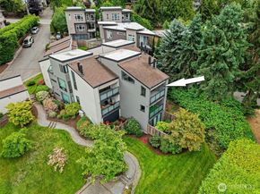 11226 NE 68th Street E, Kirkland WA 98033