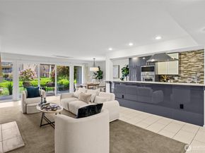 17498 NE 40th Place I1, Redmond WA 98052