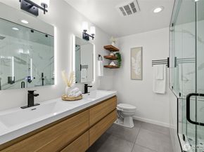17498 NE 40th Place I1, Redmond WA 98052