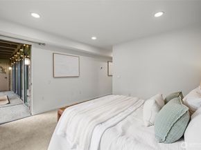 17498 NE 40th Place I1, Redmond WA 98052