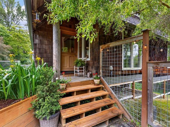 4710 New Sweden Avenue NE, Bainbridge Island WA 98110
