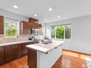 15720 Manor Way Q8, Lynnwood WA 98087