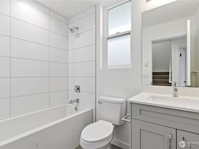 919 NW 56th Street D, Seattle WA 98107