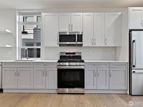 919 NW 56th Street D, Seattle WA 98107