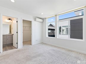 919 NW 56th Street D, Seattle WA 98107