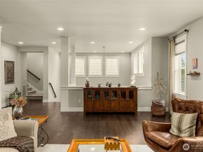 22997 SE 52nd Street 12, Issaquah WA 98029