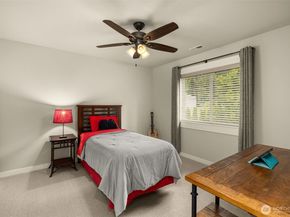 22997 SE 52nd Street 12, Issaquah WA 98029