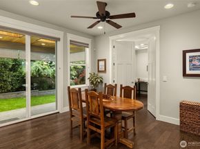 22997 SE 52nd Street 12, Issaquah WA 98029