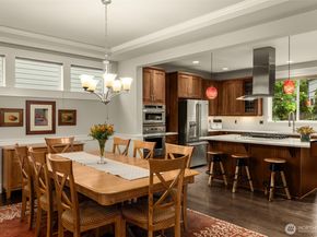 22997 SE 52nd Street 12, Issaquah WA 98029