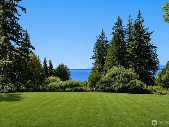 72 Olympic Drive NW, Shoreline WA 98177