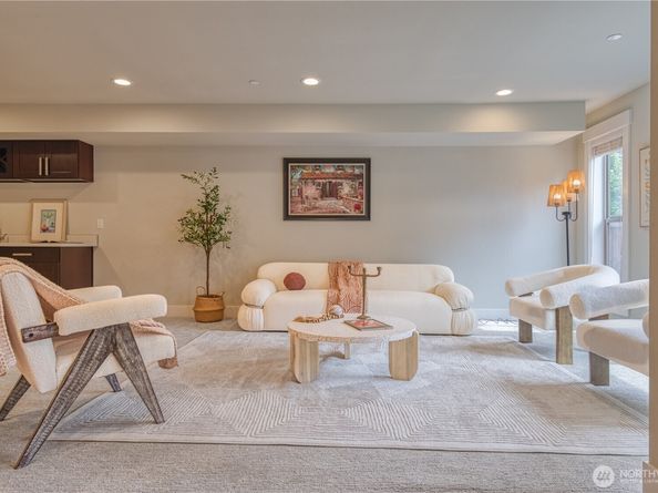 18507 71st Avenue NE, Kenmore WA 98028