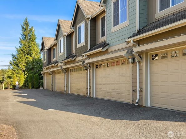 13914 North Pointe Circle C, Mill Creek WA 98012