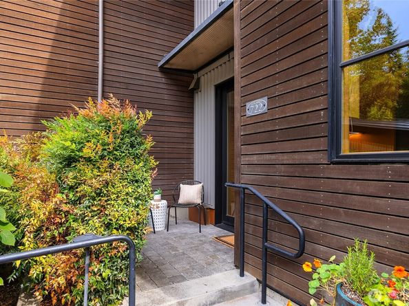 722 NE Vineyard Lane L102, Bainbridge Island WA 98110