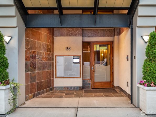 136 Central Way 304, Kirkland WA 98033
