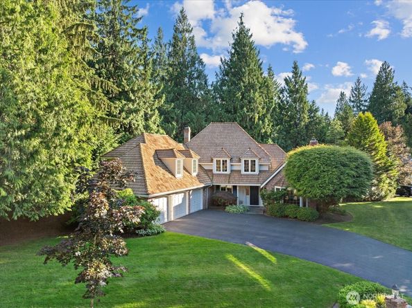 6807 214th Avenue NE, Redmond WA 98053