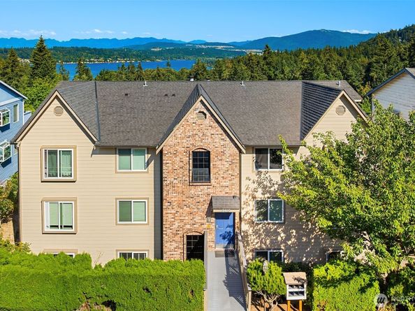 3410 161st Court E 32, Bellevue WA 98008