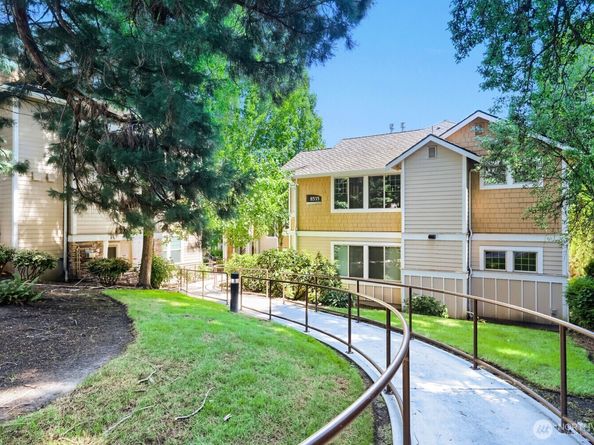 8535 Avondale Road NE A204, Redmond WA 98052