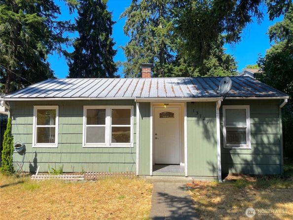 13729 Stone Avenue N, Seattle WA 98133
