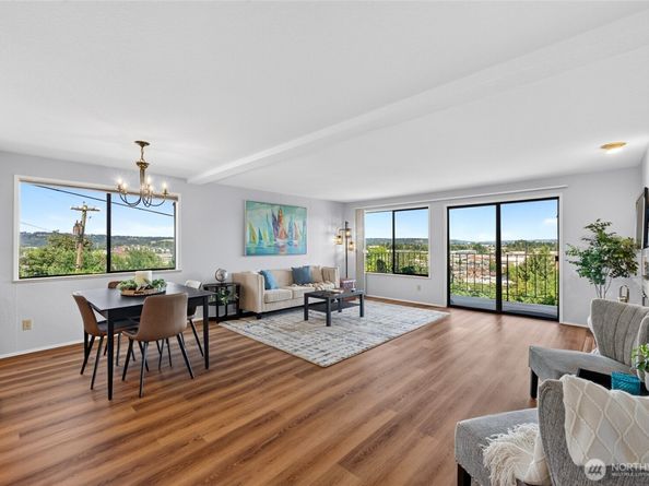 317 Kennebeck Avenue S 104, Kent WA 98030