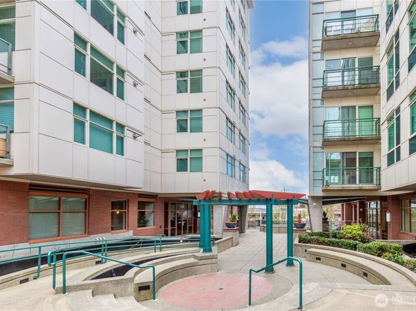 1188 106th Avenue NE 324, Bellevue WA 98004