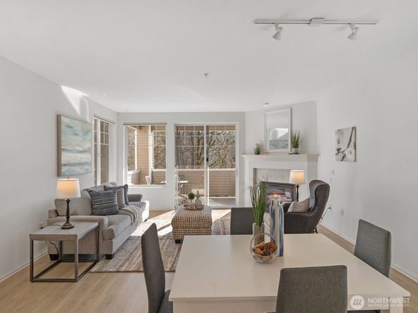 2244 132nd Avenue SE B214, Bellevue WA 98005