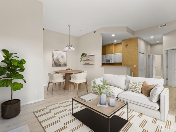 5383 164th Avenue SE, Bellevue WA 98006