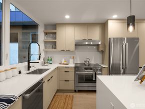 1315 E Denny Way, Seattle WA 98122