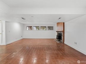 13919 SE 3rd Place, Bellevue WA 98005