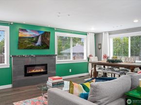 19828 104th Avenue SE, Renton WA 98055