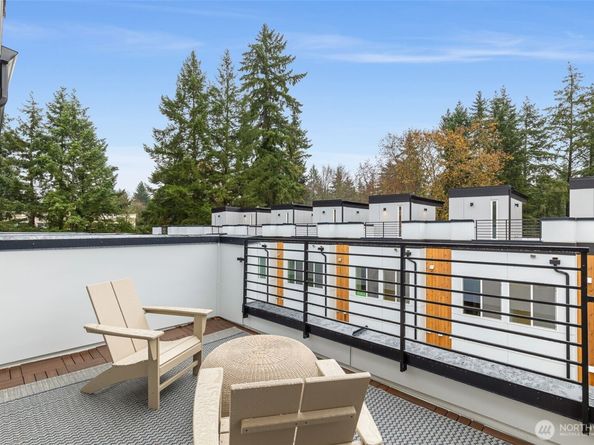 1152 129th Court NE, Bellevue WA 98005