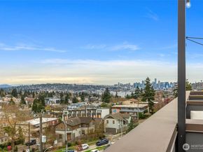 908 N 46th Street F, Seattle WA 98103