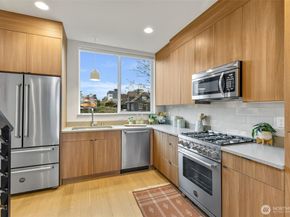 908 N 46th Street F, Seattle WA 98103