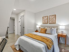 908 N 46th Street F, Seattle WA 98103