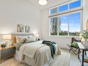 908 N 46th Street F, Seattle WA 98103