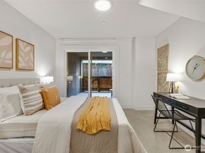 908 N 46th Street F, Seattle WA 98103